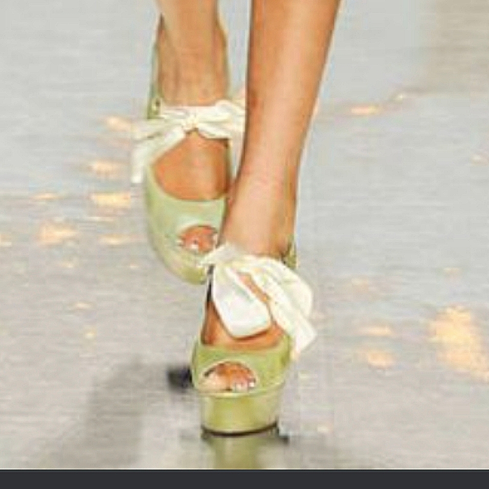 Betsey Johnson Off the Runway Vintage | Green Slingback Platform Heels | 9.5